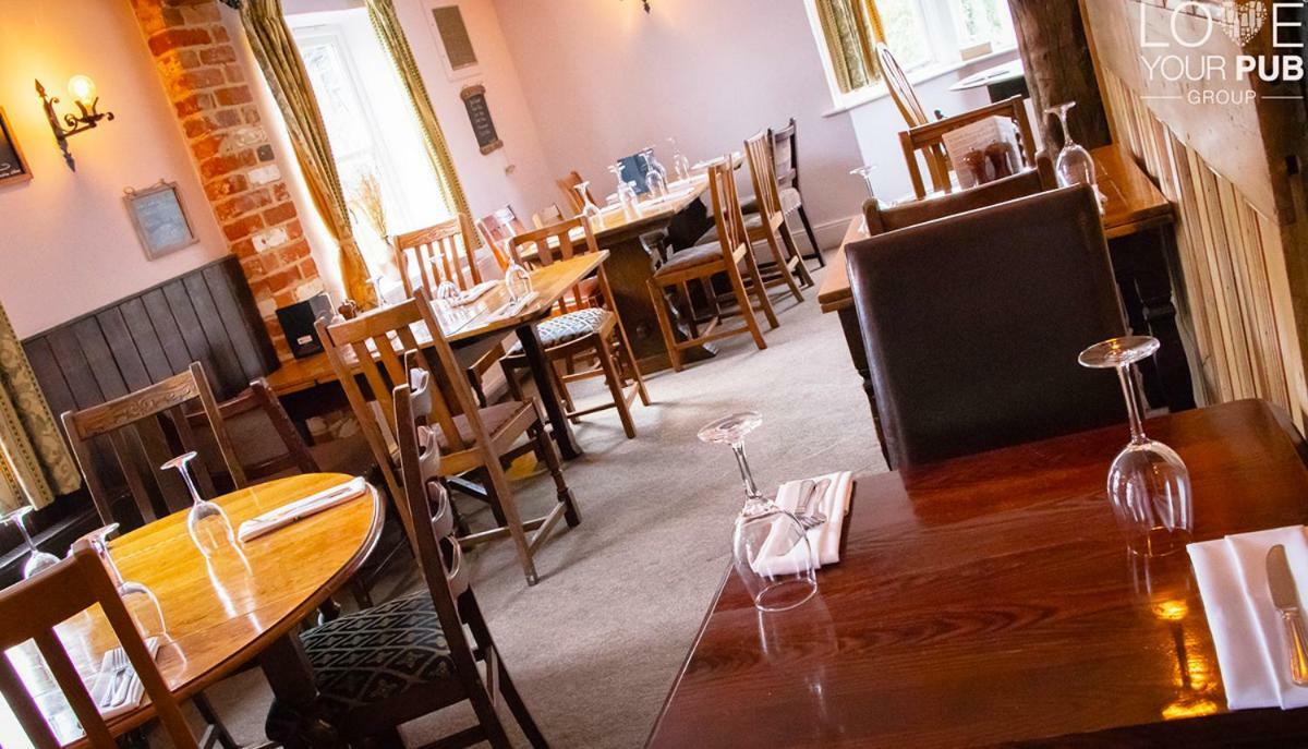 The Rising Sun Inn Waterlooville Exteriör bild