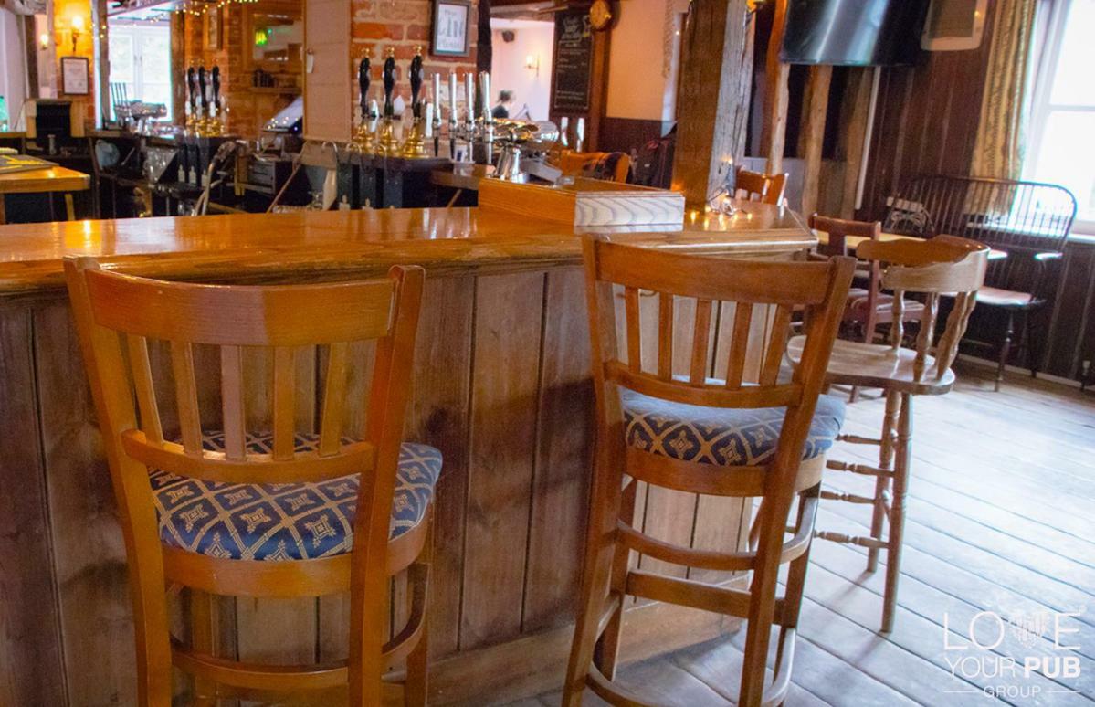 The Rising Sun Inn Waterlooville Exteriör bild